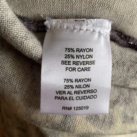 •Joseph A.• Gray/Black Animal Pattern Cardigan Sweater - Size Medium - Picture 7 of 9